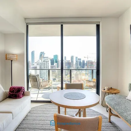 Apartment In New Luxury Condo In Downtown